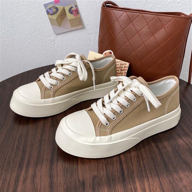 Stevvex beige canvas platform sneakers with white sole, lace-up low-top pair on Tampa Home & Garden Store