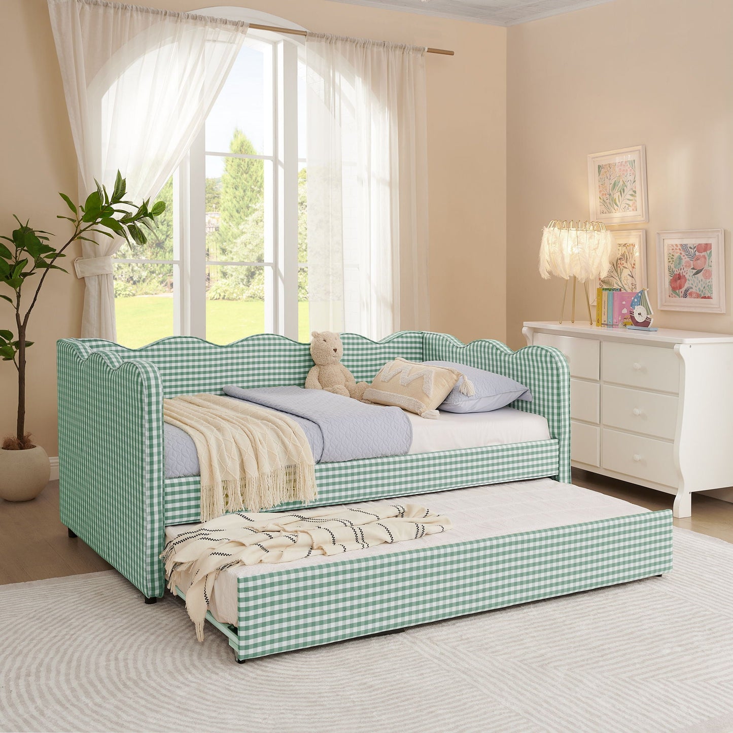 Gingham Wave Daybed And Usb Charging Port