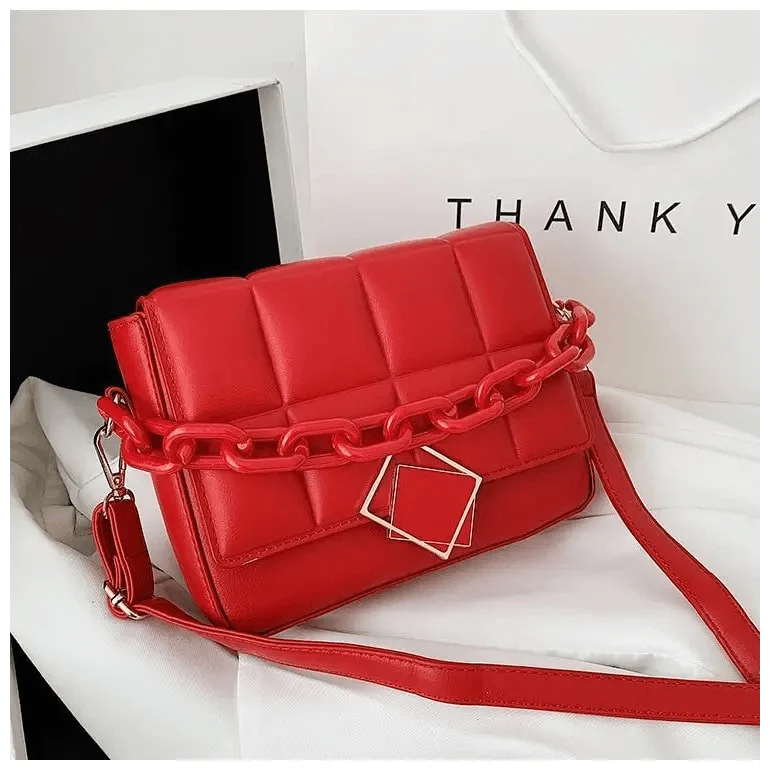 the Trendy Women Chain Strap Shoulder Bag