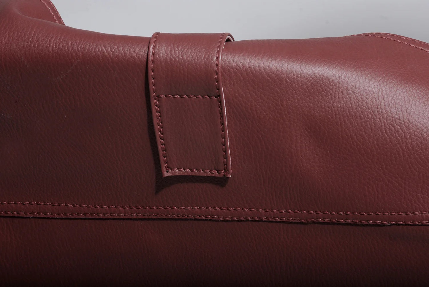 Silla colgante redonda de piel sintética color burdeos