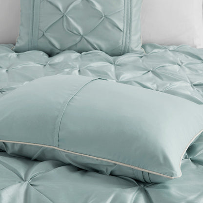 7 Piece Tufted Comforter Set in Seafoam King