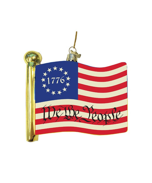 Adorno de vidrio con la bandera estadounidense "We The People" de 1776