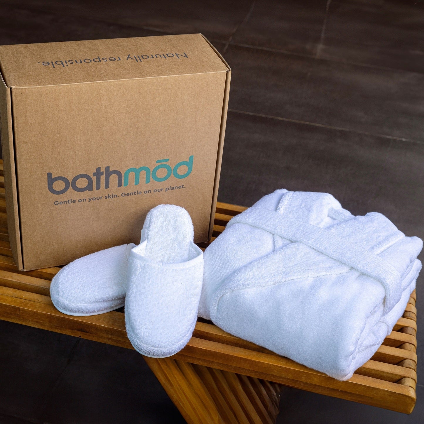Conjunto de albornoz y pantuflas orgánicos de lujo