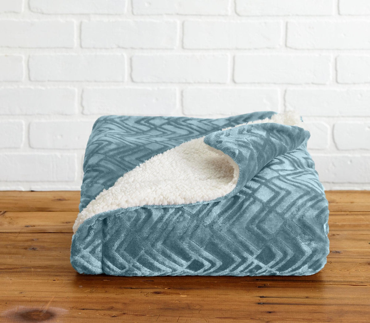 Velvet Plush Sherpa Luxury Bed Blanket Great Bay Home in blue teal with white sherpa lining on Tampa Home & Garden Store