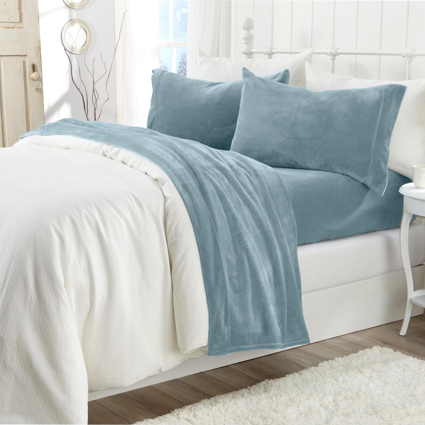 Ultra Soft Velvet Plush Bed Sheets and Luxe