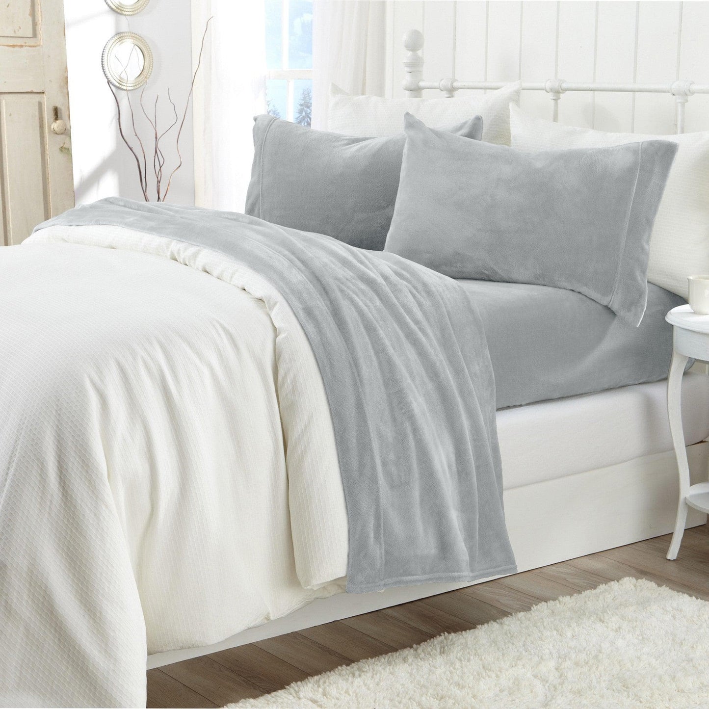 Ultra Soft Velvet Plush Bed Sheets and Luxe