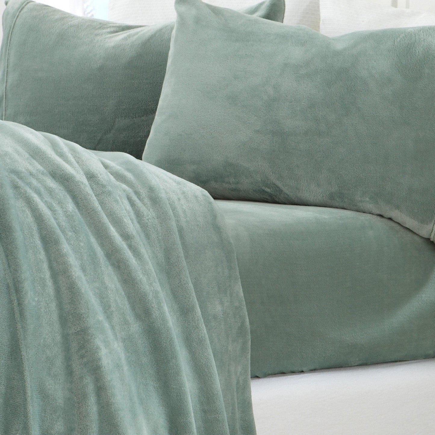 Ultra Soft Velvet Plush Bed Sheets and Luxe