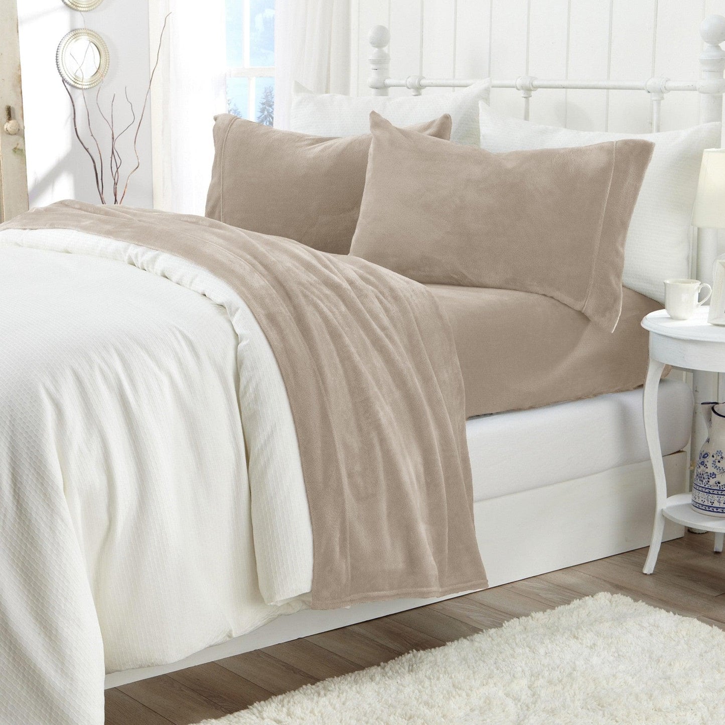 Ultra Soft Velvet Plush Bed Sheets and Luxe