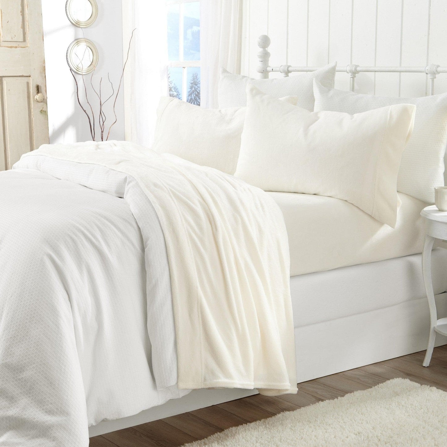 Ultra Soft Velvet Plush Bed Sheets and Luxe