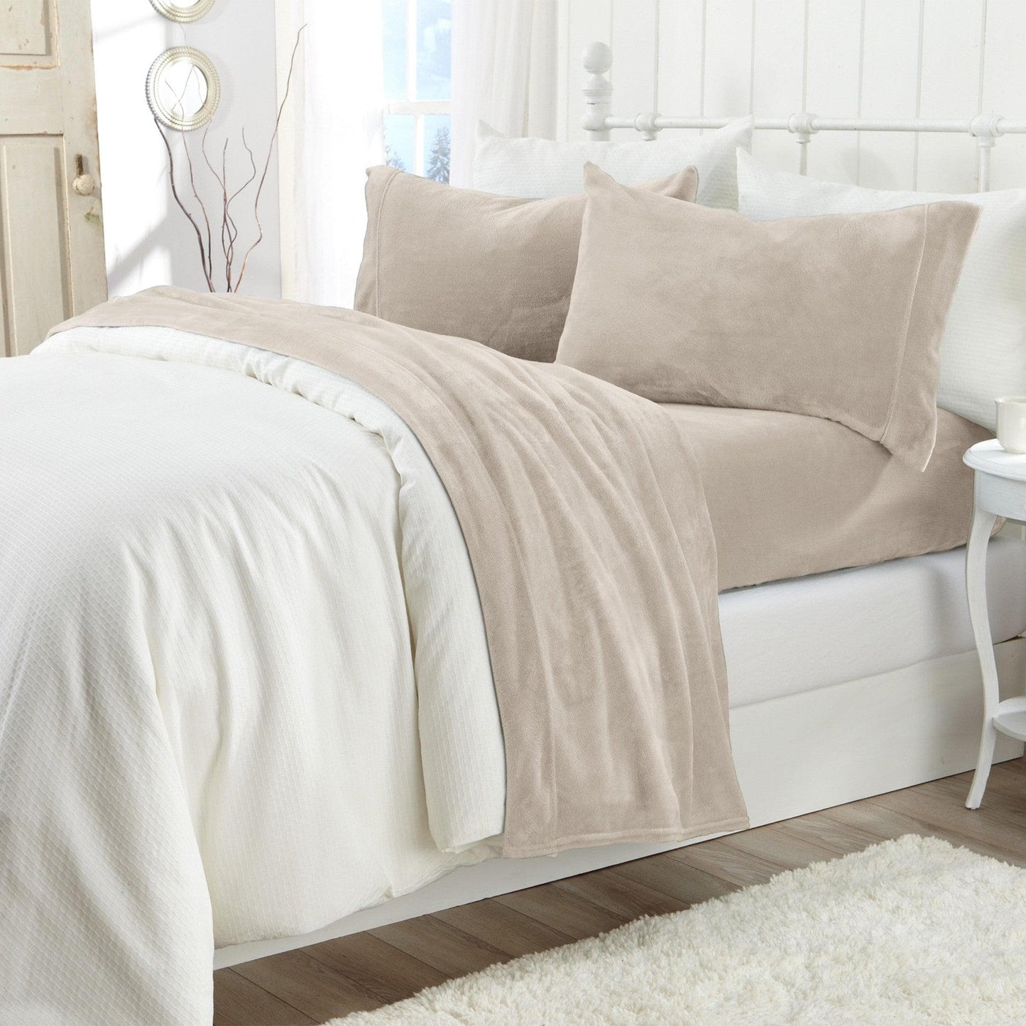 Ultra Soft Velvet Plush Bed Sheets and Luxe