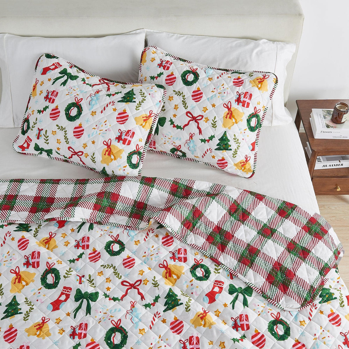 Colorful Holiday Quilt Set Great Bay Home, Christmas print with wreaths, 2 shams Tampa on Tampa Home & Garden Store