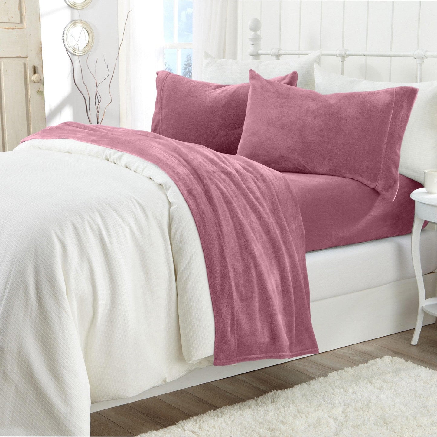 Ultra Soft Velvet Plush Bed Sheets and Luxe