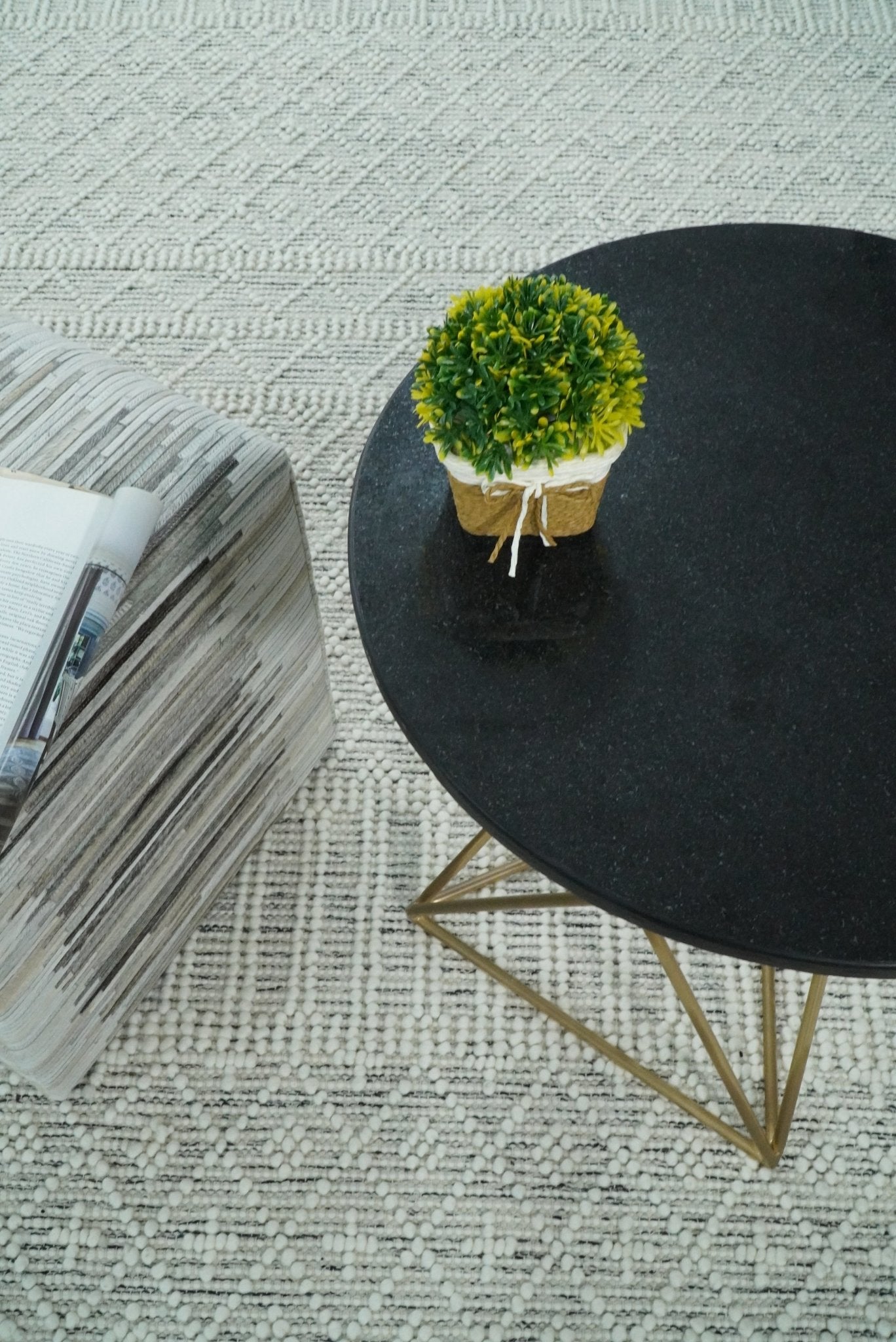 Tapis Dhurrie tissé à plat en laine blanche épaisse et douce, idéal pour le salon et la chambre d'enfant | CAL1