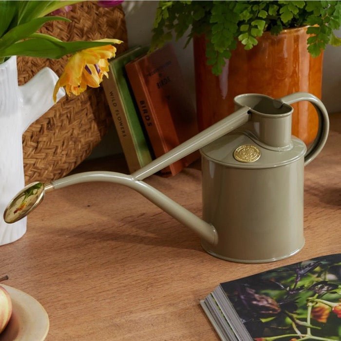 Small Haws Rowley Ripple Watering Can | 2 pint