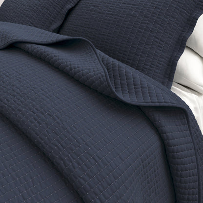 the Alicia Solid Quilt and Classic Stitch Set