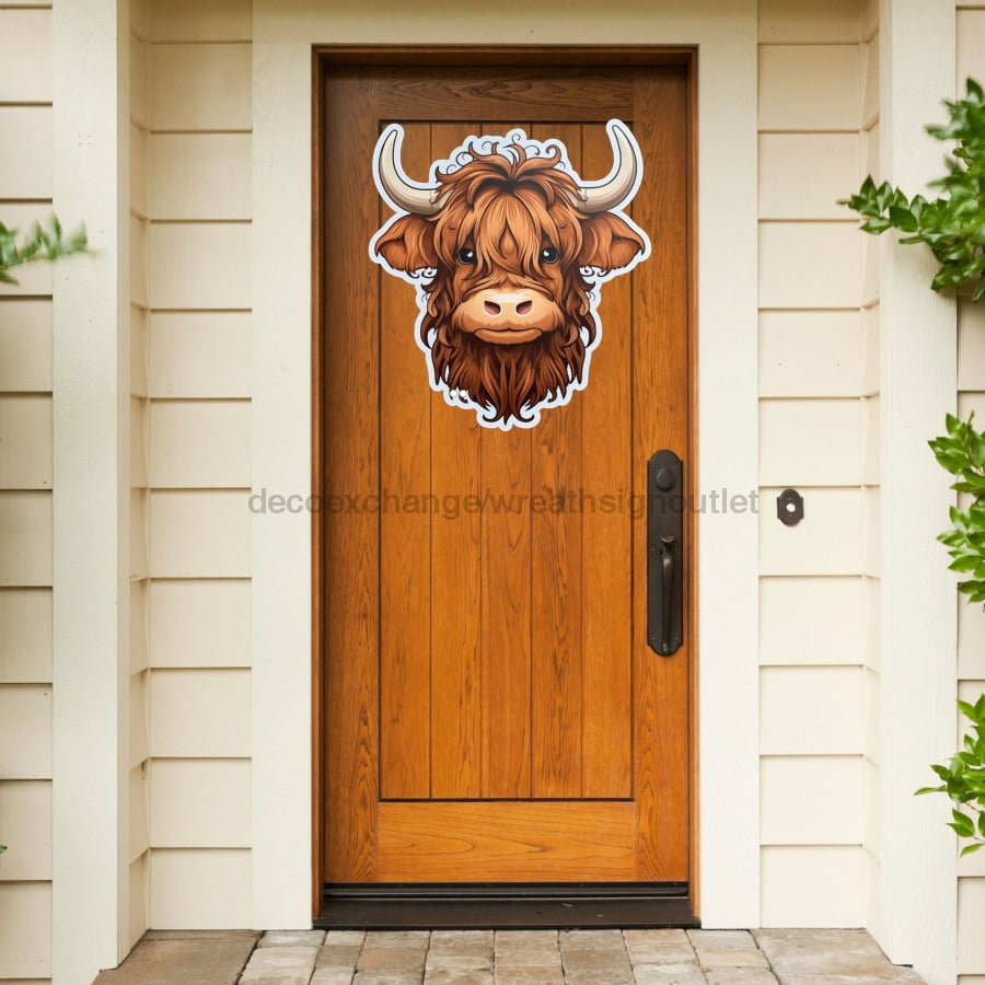 Colgador de puerta de vaca de las Tierras Altas, agujeros cortados para lazos, letrero de madera, DECOE-W-903458, colgador de puerta de 22" n.º