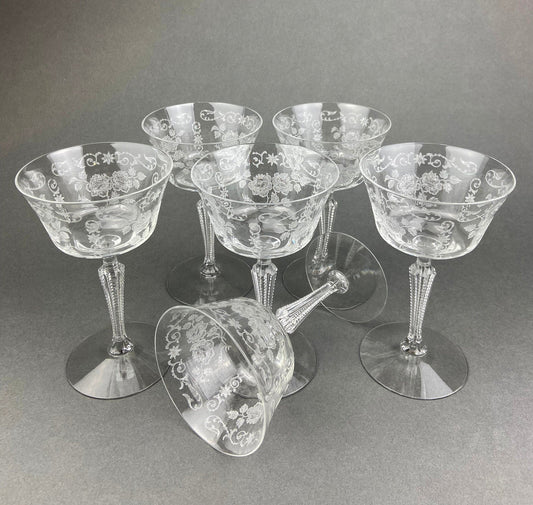 Copas altas antiguas de cristal para sorbete de Fostoria. Diseño grabado en rosa medianoche. Juego de seis copas de 113 ml. Repuestos. Alta cocina.