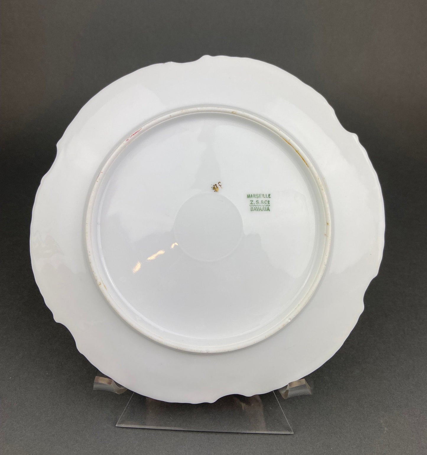 Plato de postre antiguo de Baviera: rosas pintadas a mano, borde dorado (19,5 cm)