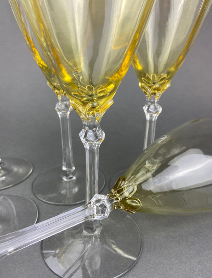 Cristal Fostoria vintage color topacio, alto, color clarete. Copas de color amarillo claro. Juego de dos copas con base dorada. Alta cocina.