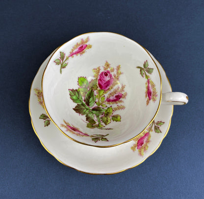 Tasse et soucoupe vintage pour thé/café. Royal Chelsey Moss Rose. Porcelaine fine anglaise. Service de table raffiné. Pièce de collection.