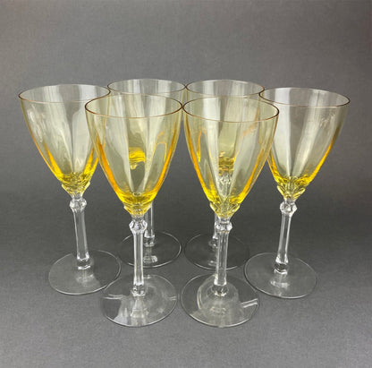Cristal Fostoria vintage color topacio, alto, color clarete. Copas de color amarillo claro. Juego de dos copas con base dorada. Alta cocina.