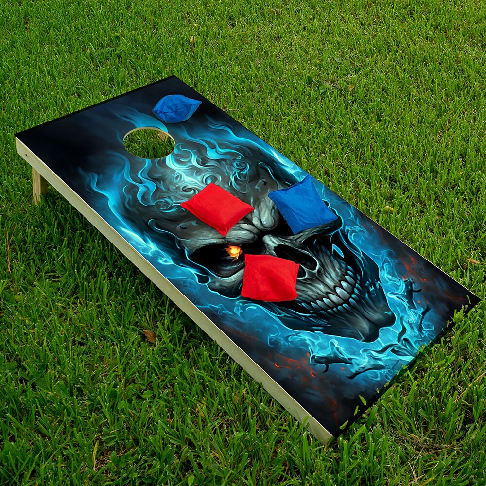 Calavera en llamas azules - Envoltura para tabla de Cornhole - Set de 2