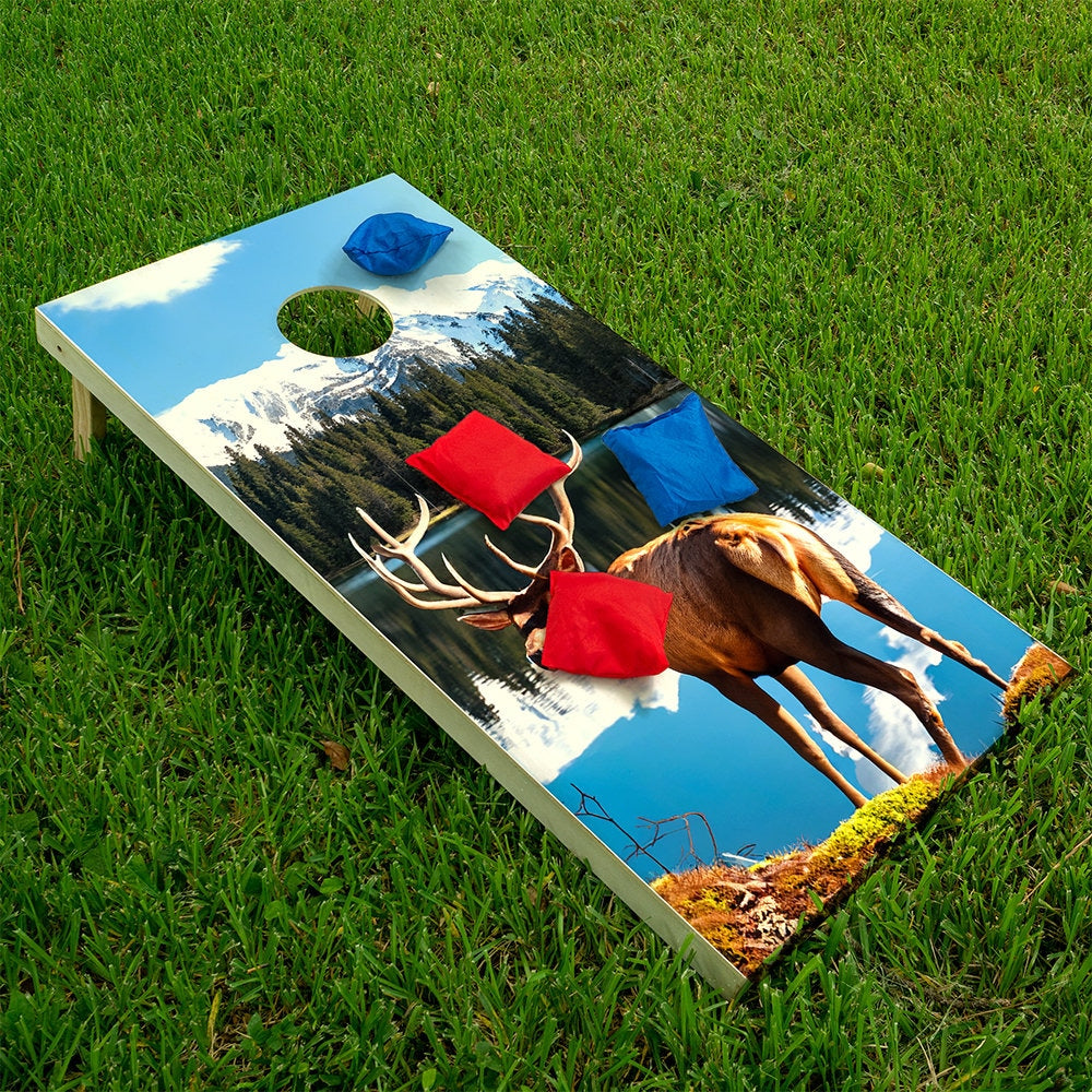 Ciervo en Quiet Lake - Vinilo para tablero de Cornhole - Juego de 2