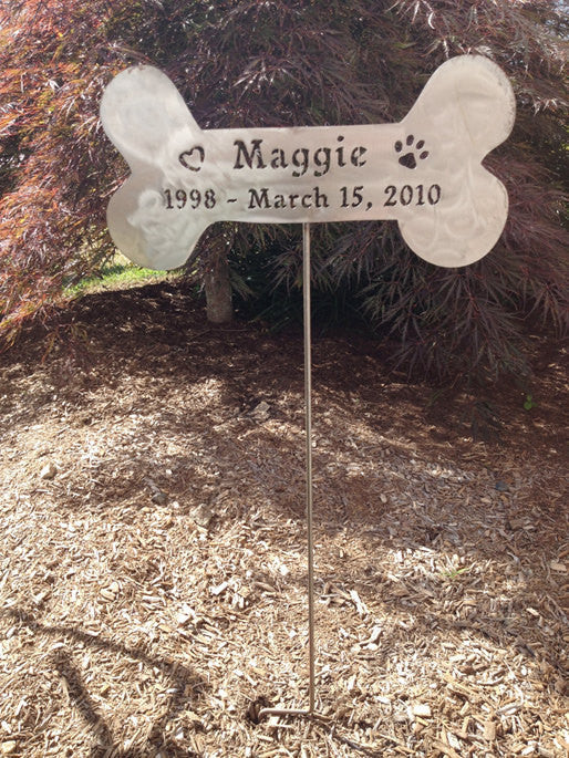Dogbone lawn memorial metal sign Maggie 1998-2010 with heart paw accents Rustica Ornamentals on Tampa Home & Garden Store