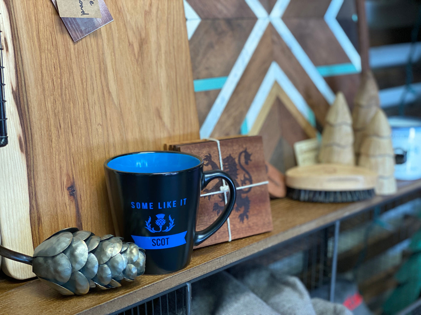 Taza de cerámica de 14 oz de dos tonos "Some Like It Scot"