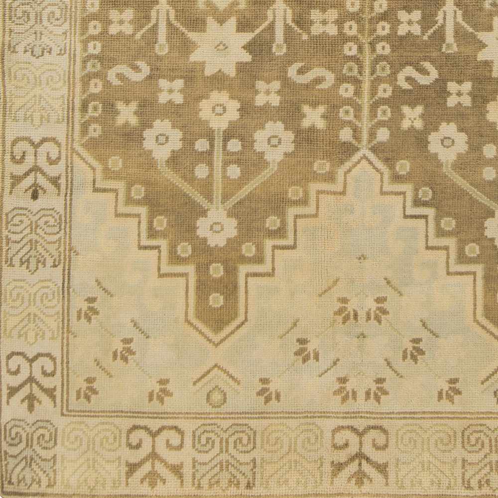 Rug Lochgilphead Area Carpet by Boutique Rugs in beige taupe with ornate border and medallion on Tampa Home & Garden Store