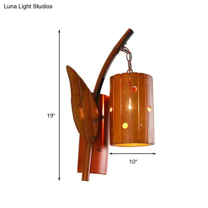 Lodge Style Brown Wooden Wall Lamp Lantern