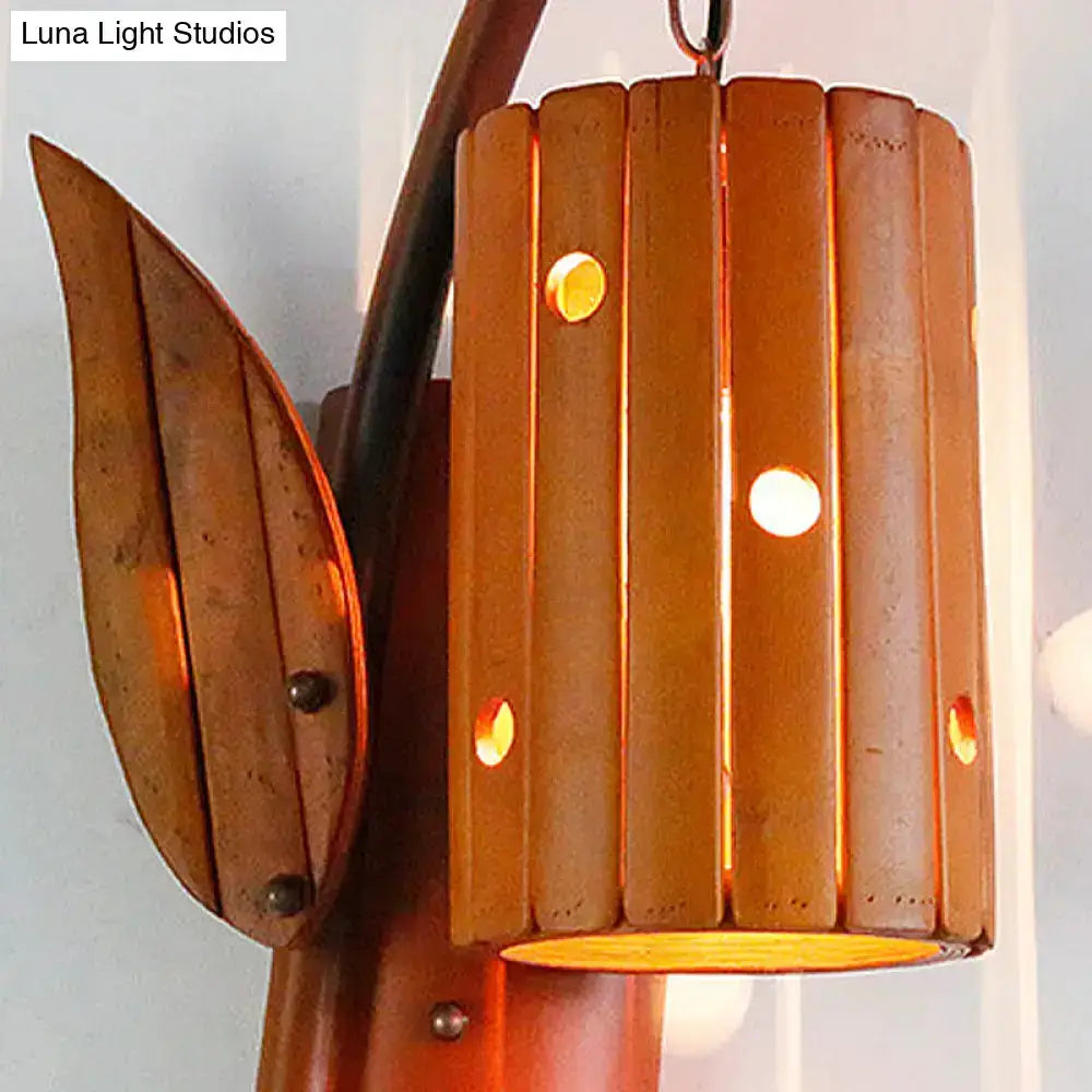 Lodge Style Brown Wooden Wall Lamp Lantern