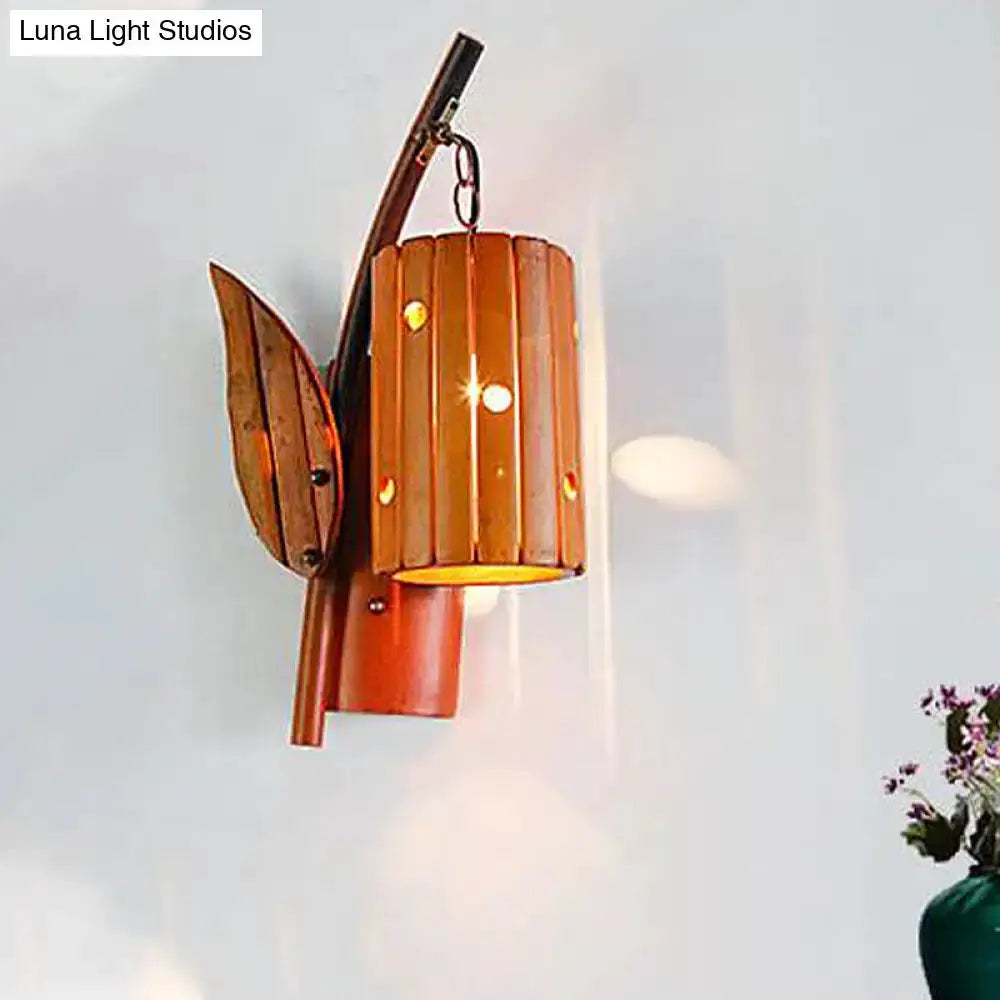 Lodge Style Brown Wooden Wall Lamp Lantern