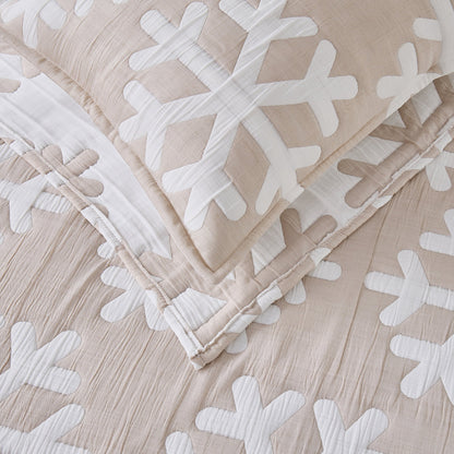 Matelassé Snowflake Quilt Set beige with white applique snowflakes Great Bay Home quilts on Tampa Home & Garden Store