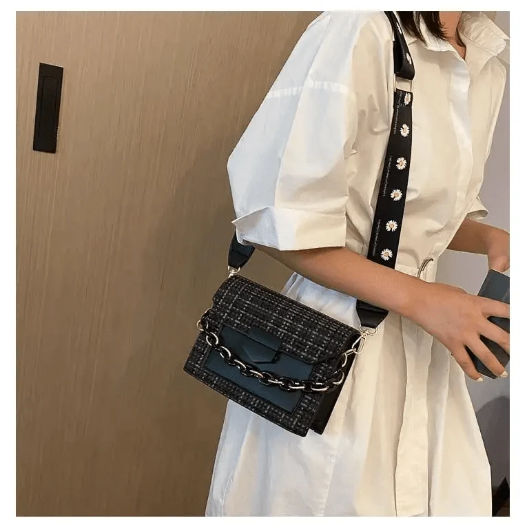 Stevvex ST93097OPQ shoulder bag in textured black tweed with blue pocket and chain strap on Tampa Home & Garden Store