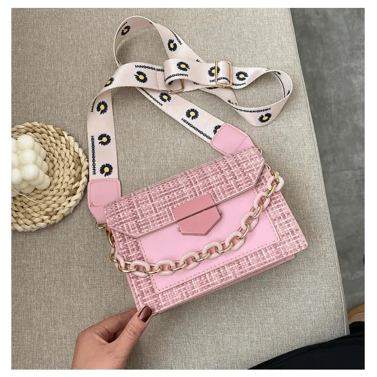 Stevvex pink tweed shoulder bag with gold chain strap and pale pink flap clasp on Tampa Home & Garden Store