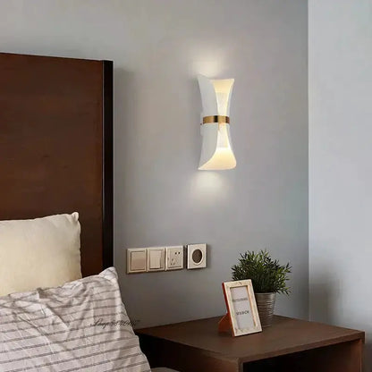 Black and Gold Curved Wall Lamp for Bedroom