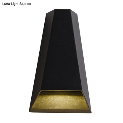 Triangle Aluminum LED Wall Sconce in Black - Simple Style, Flush Mount, Warm/White Light