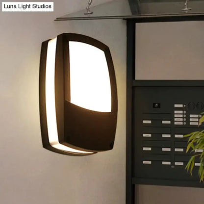 Modern Black Outdoor LED Wall Light for Patio