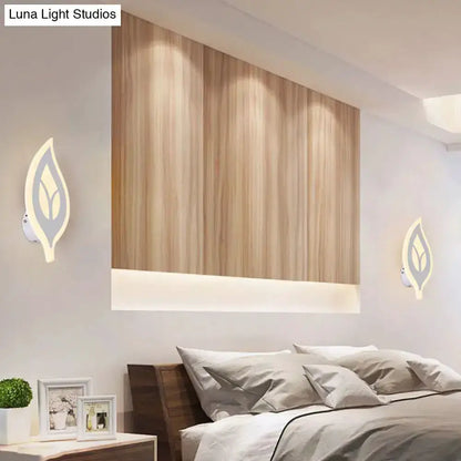 Modern Black and White Leaf Sconce Light