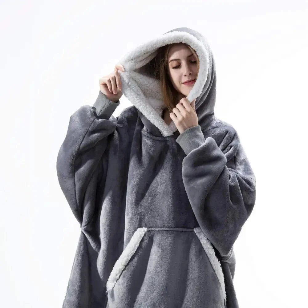 Oversized hoodie blanket with hood in gray fleece, sherpa lining, front pocket Stevvex on Tampa Home & Garden Store