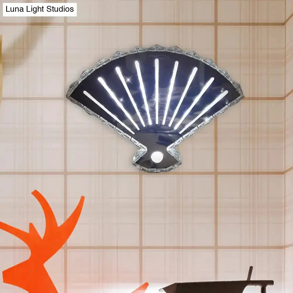 Modern Silver Fan Wall Lamp with Scalloped Led