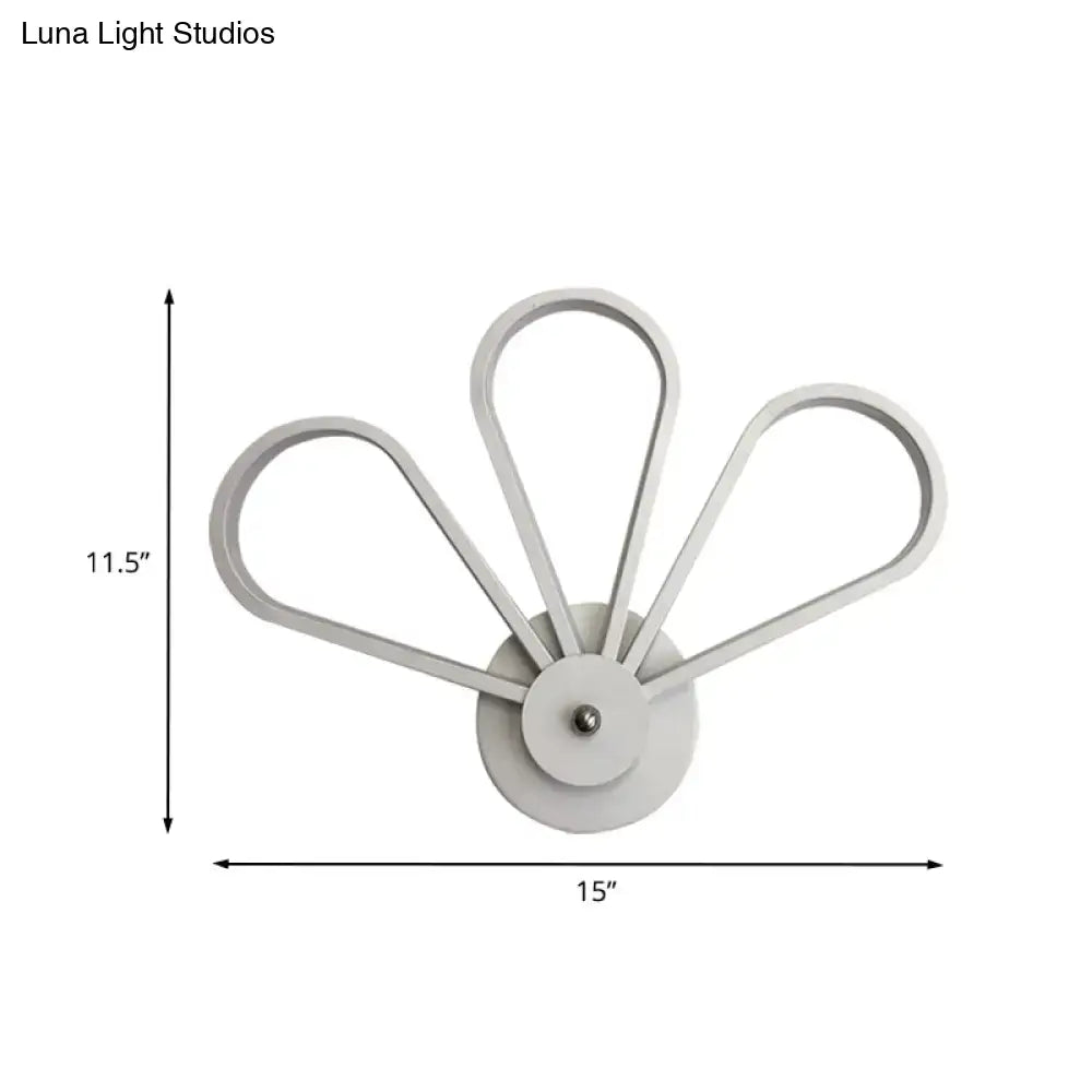 White Acrylic LED Modernist Wall Sconce Lamp with Clover Shape for Bedroom Wall Mount Lighting