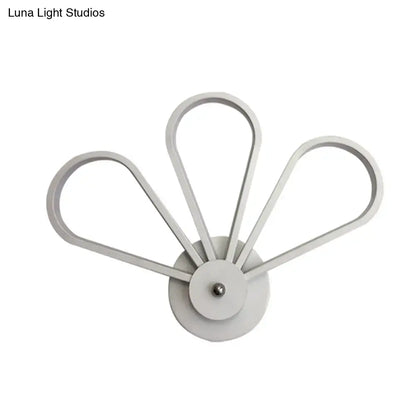 White Acrylic LED Modernist Wall Sconce Lamp with Clover Shape for Bedroom Wall Mount Lighting