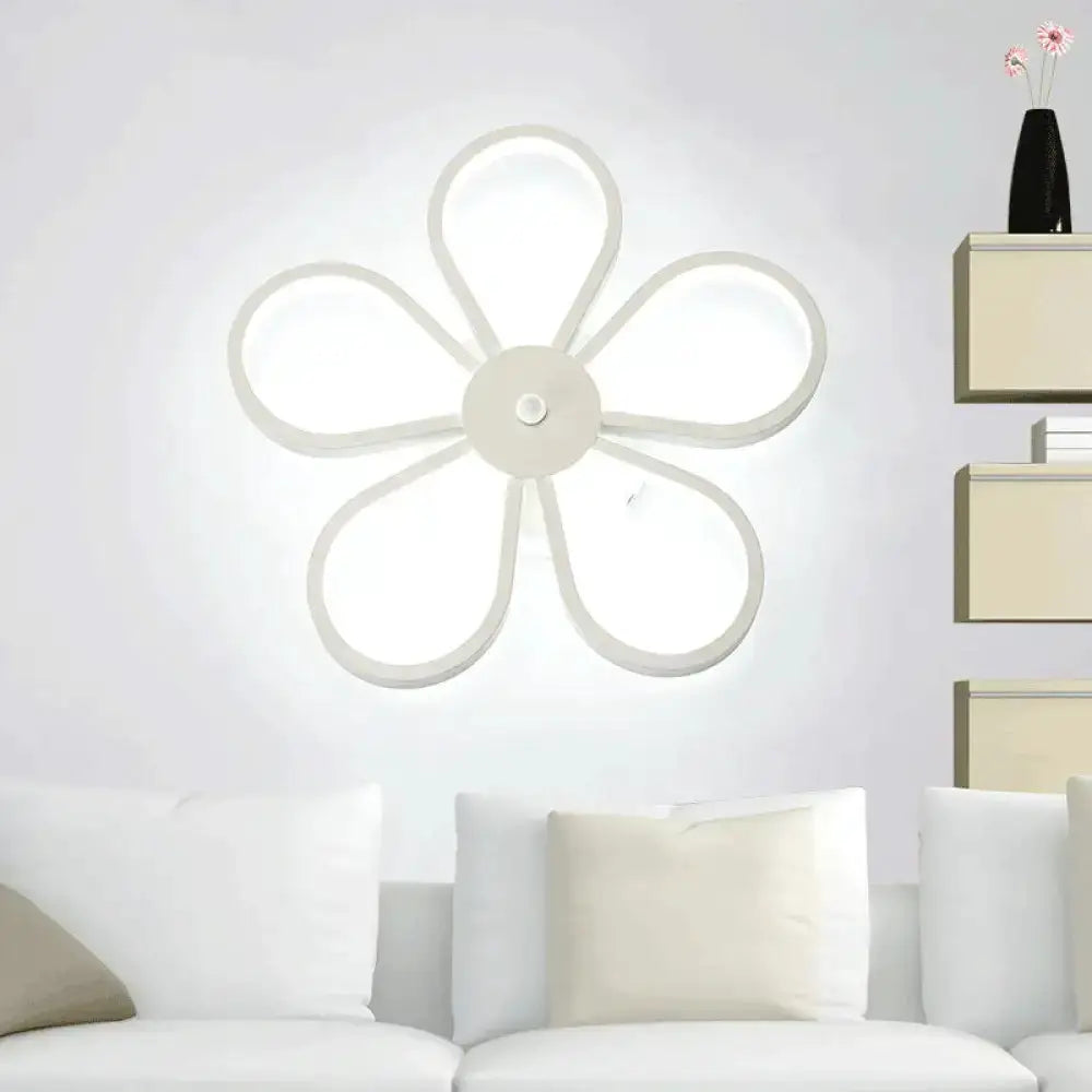 Modern White Flower Wall Mounted LED Dining Lamp
