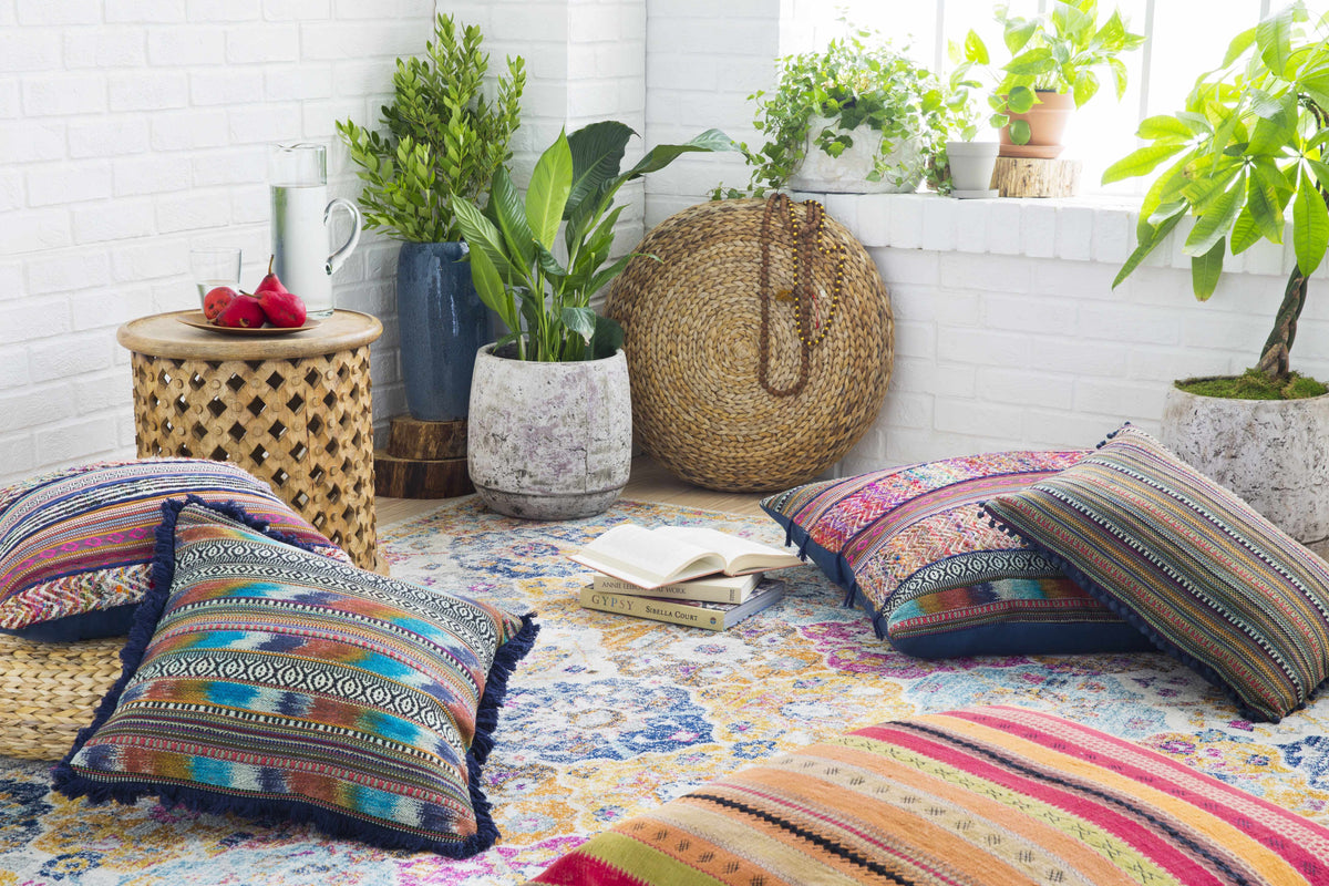 Custar Traditional and Machine Woven Area Rug