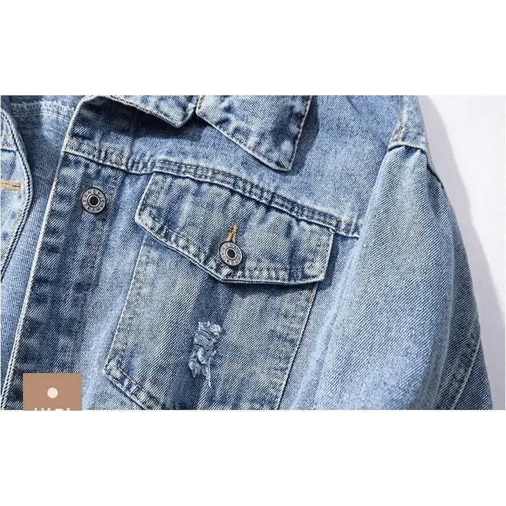 Denim trucker jacket Stevvex in light blue with ripped details and chest pockets on Tampa Home & Garden Store