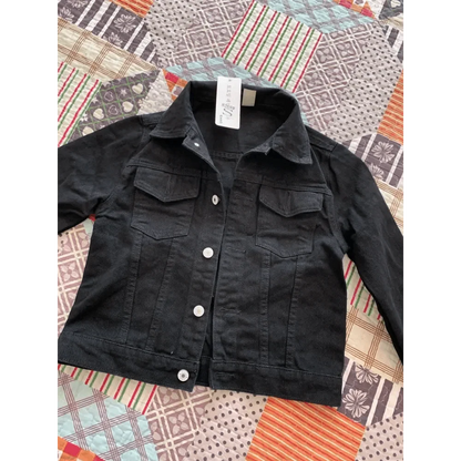 Stevvex denim trucker jacket for women with two chest pockets and metal buttons on Tampa Home & Garden Store