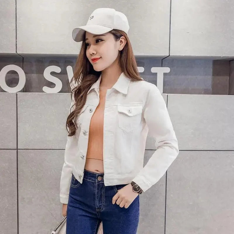Stevvex white denim trucker jacket with sleeves, paired with blue jeans and a white cap on Tampa Home & Garden Store
