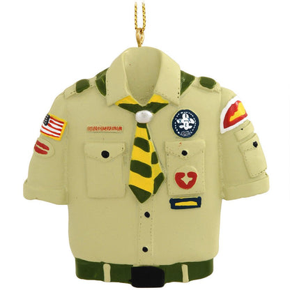 Ornement en résine représentant un scout en chemise beige - 8,25 cm